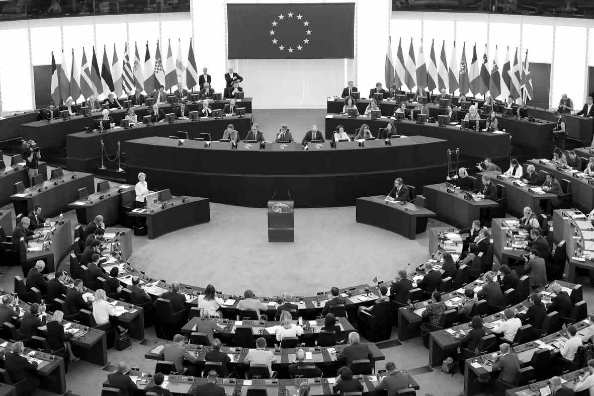 欧洲议会就冯德莱恩担任欧盟委员会主席的提名进行表决